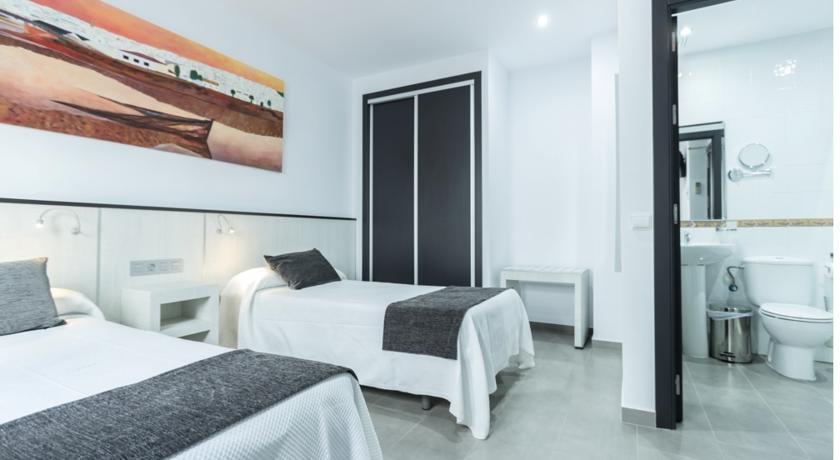 Hostal El Yunque Конил-де-ла-Фронтера Стая снимка