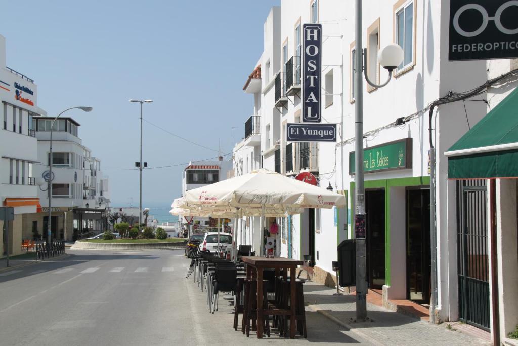 Hostal El Yunque Конил-де-ла-Фронтера Екстериор снимка