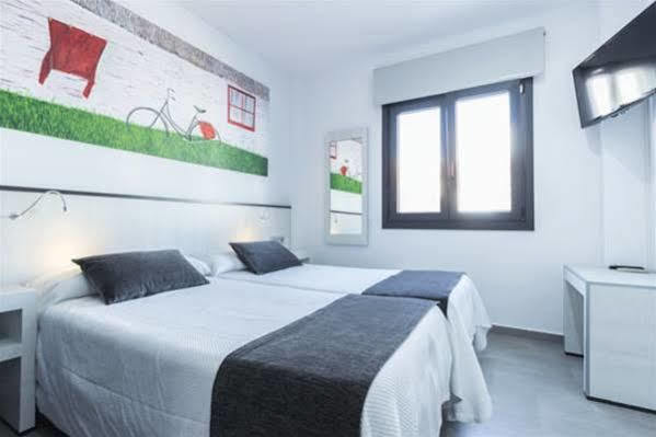 Hostal El Yunque Конил-де-ла-Фронтера Екстериор снимка