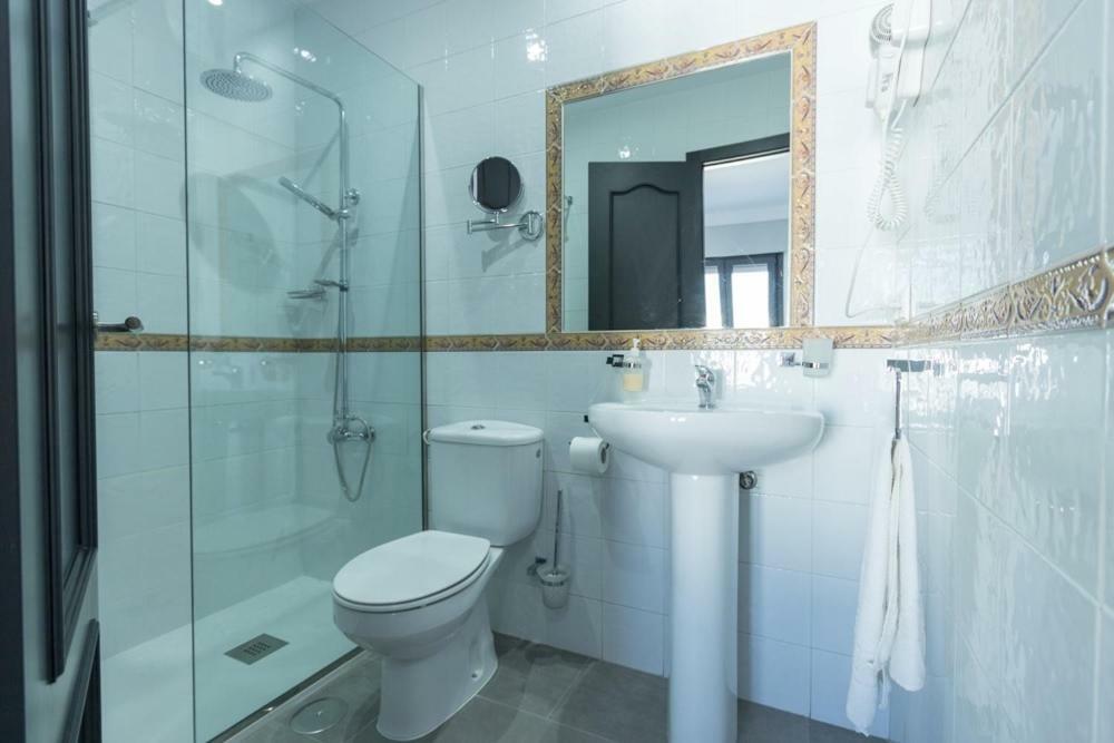Hostal El Yunque Конил-де-ла-Фронтера Екстериор снимка